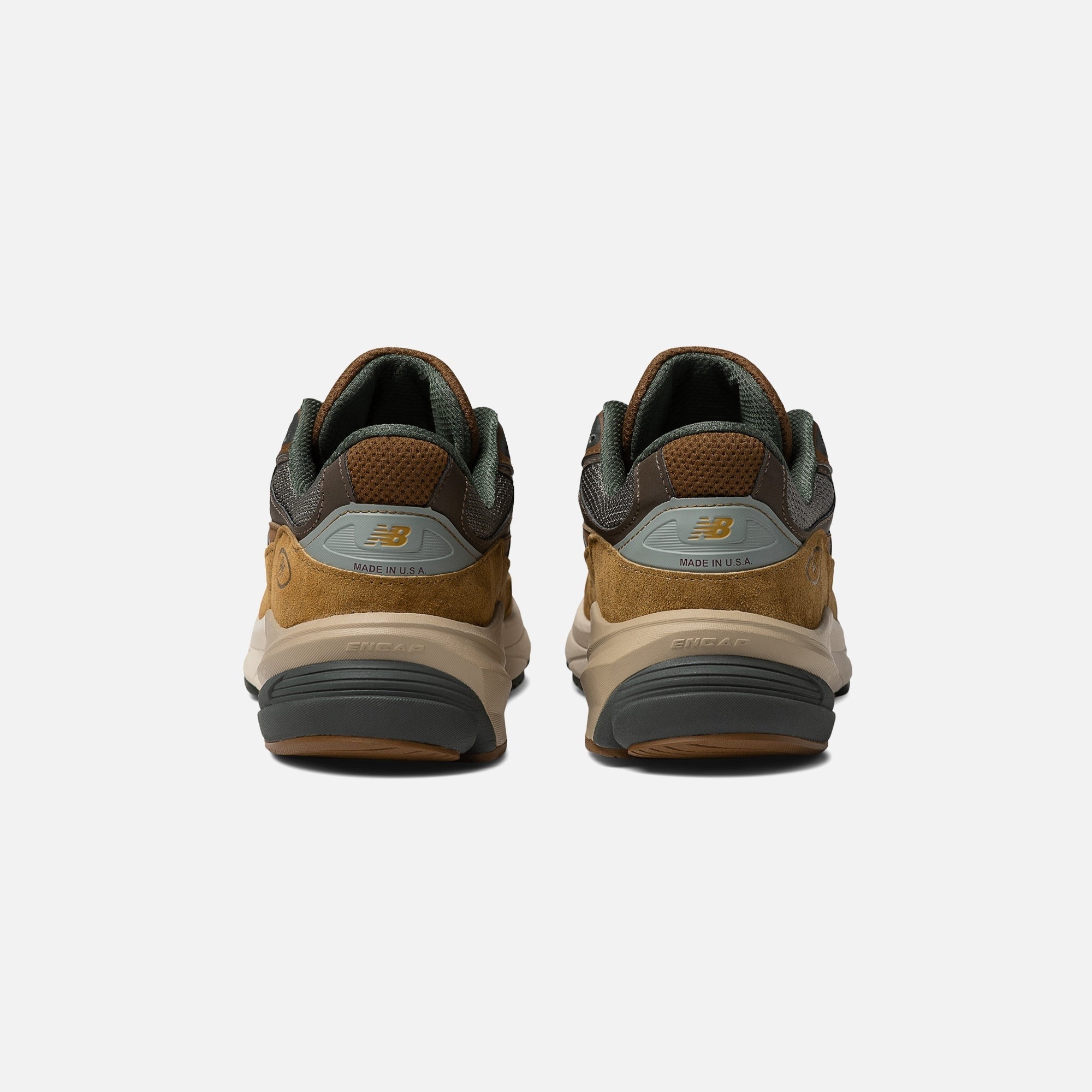 New Balance x Carhartt WIP 990v6 - Grey / Brown