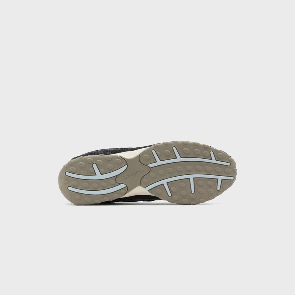 New Balance 204L - Black / Magnet