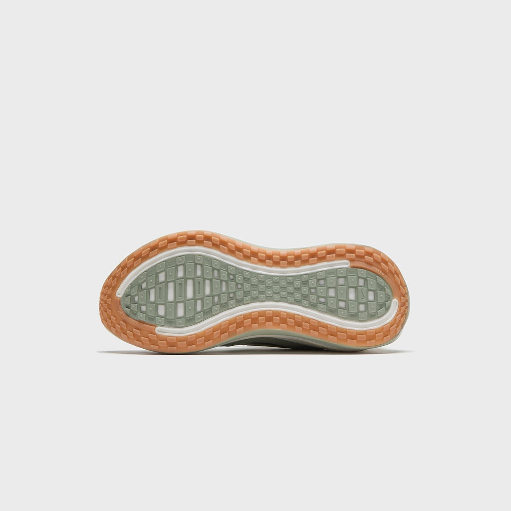 Nike Vomero Plus - Jade Horizon / Sail / Light Silver / Black Spruce