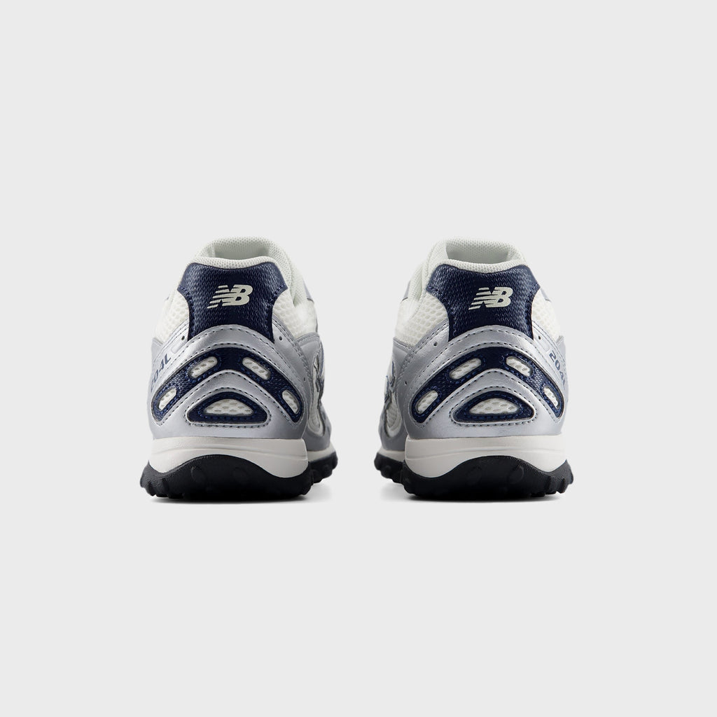 New Balance 204L - Sea Salt / Silver Metallic / NB Navy