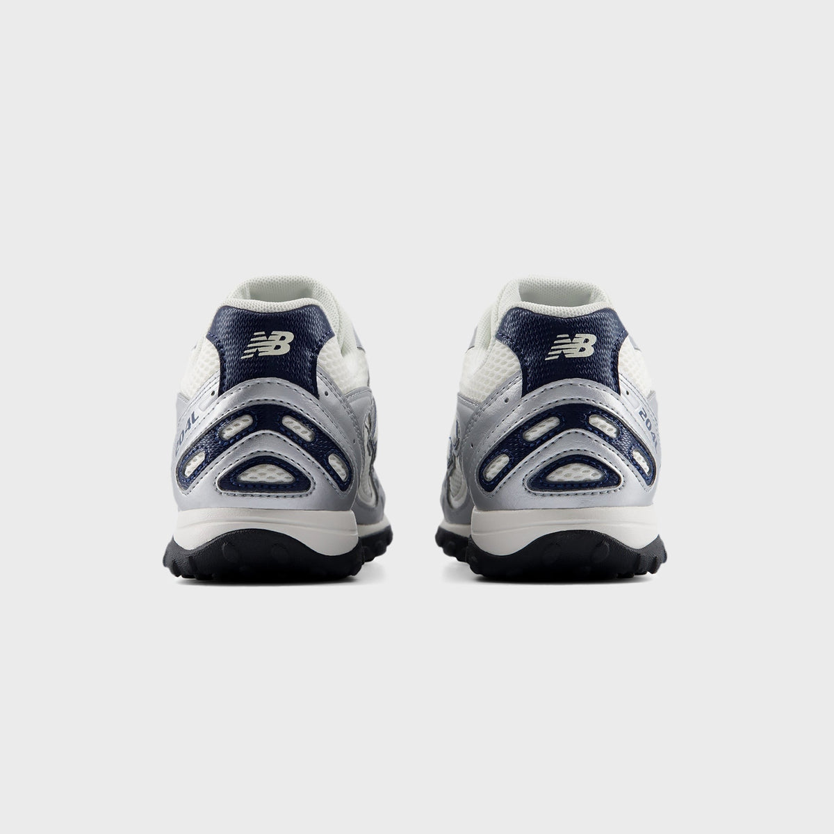 New Balance 204L - Sea Salt / Silver Metallic / NB Navy