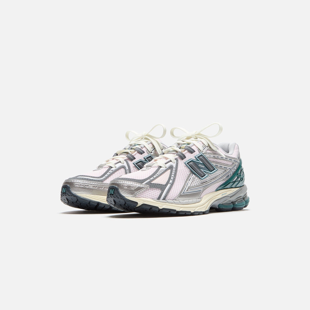 (RTV) New Balance 1906R - Granite / Metallic Pink